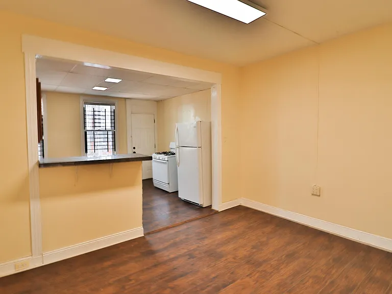 1303 James St — Photo 19