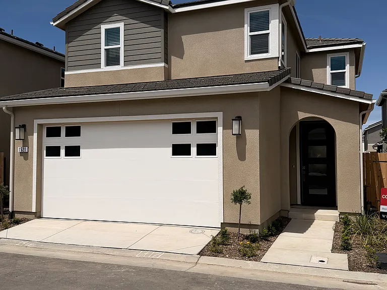 1521 Pioneer Ln — Photo 2
