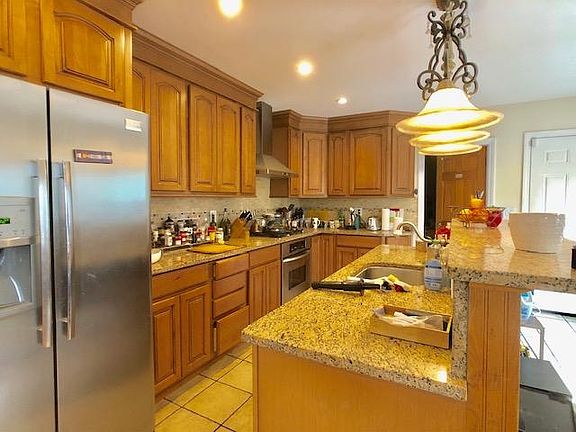 4th image of 656 Dorchester Ave #1