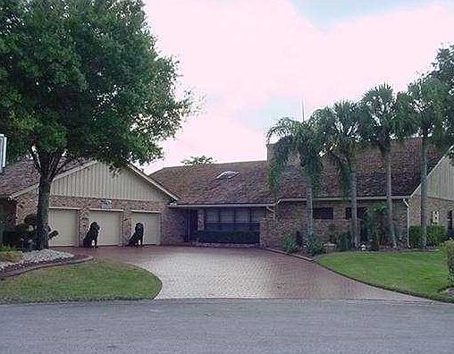 5th image of 2100 NW 105th Ln