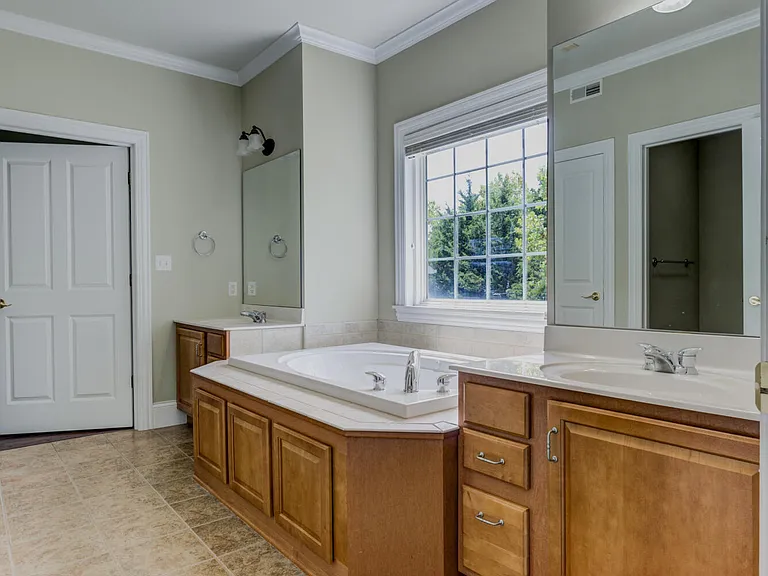 2612 Face Rock Ct — Photo 20