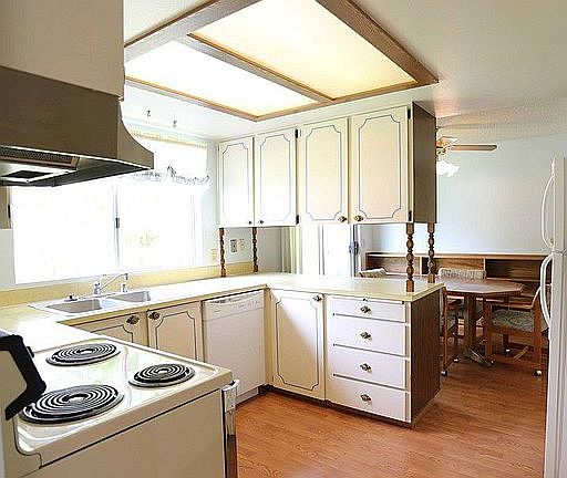 3rd image of 3151 SE Beechcrest Ct