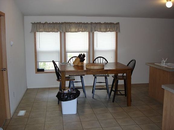 Kitchen Dining Area