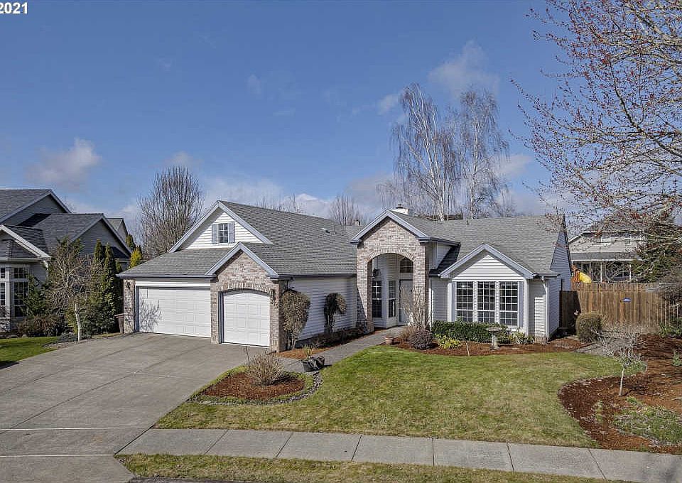 1st image of 375 NE Milne Ct
