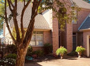 1053 Mirror Lake Ln, Cordova, TN 38018