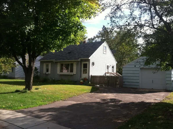 11 Edge Dr, Circle Pines, MN 55014