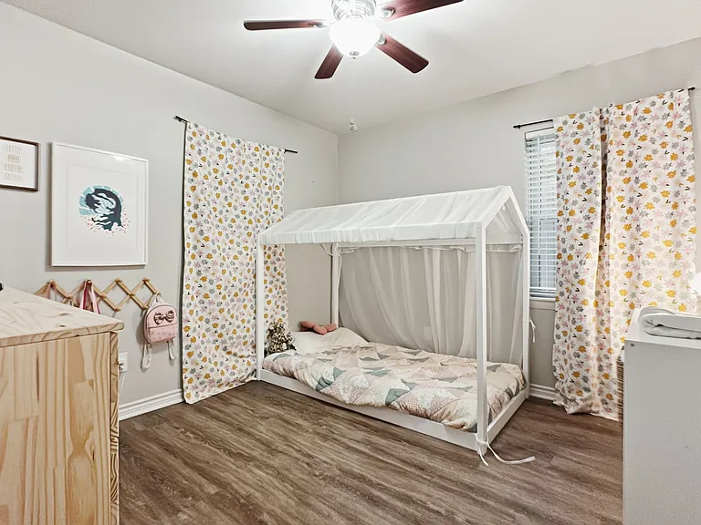 611 Stardust Ln — Photo 19