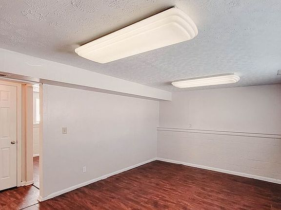 5th image of 2450 Woodland Ave