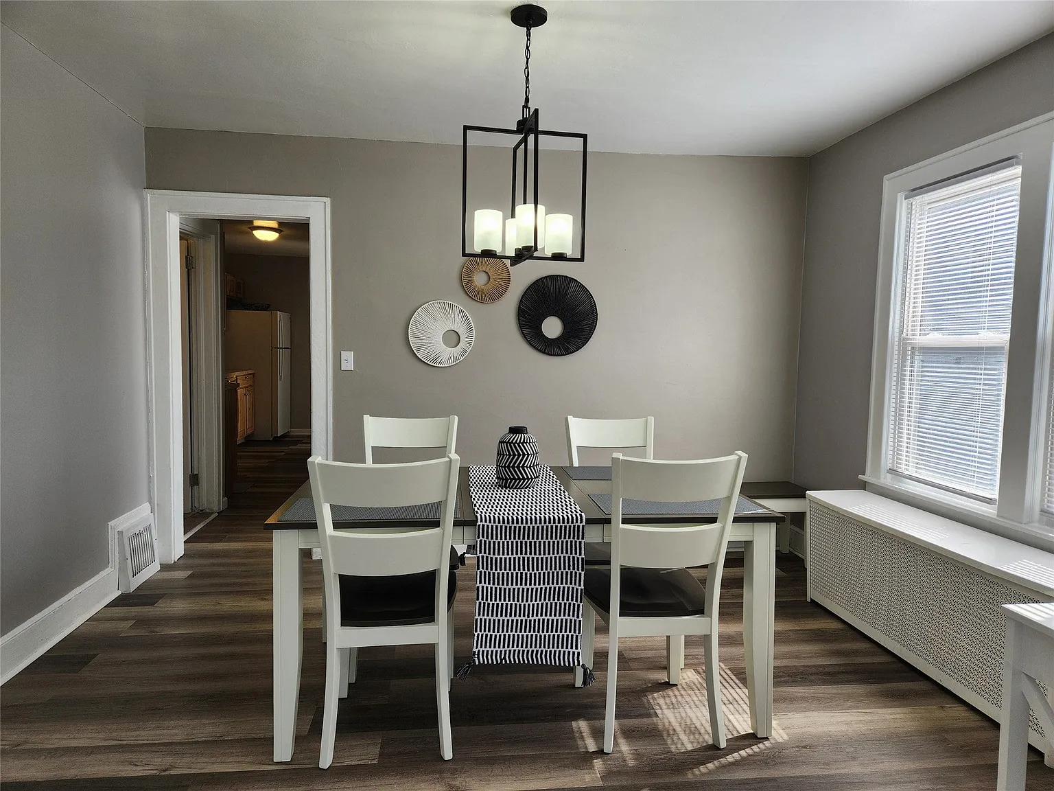 2 bed, 1.0 bath, 900 sqft, $1,500 — Photo 3