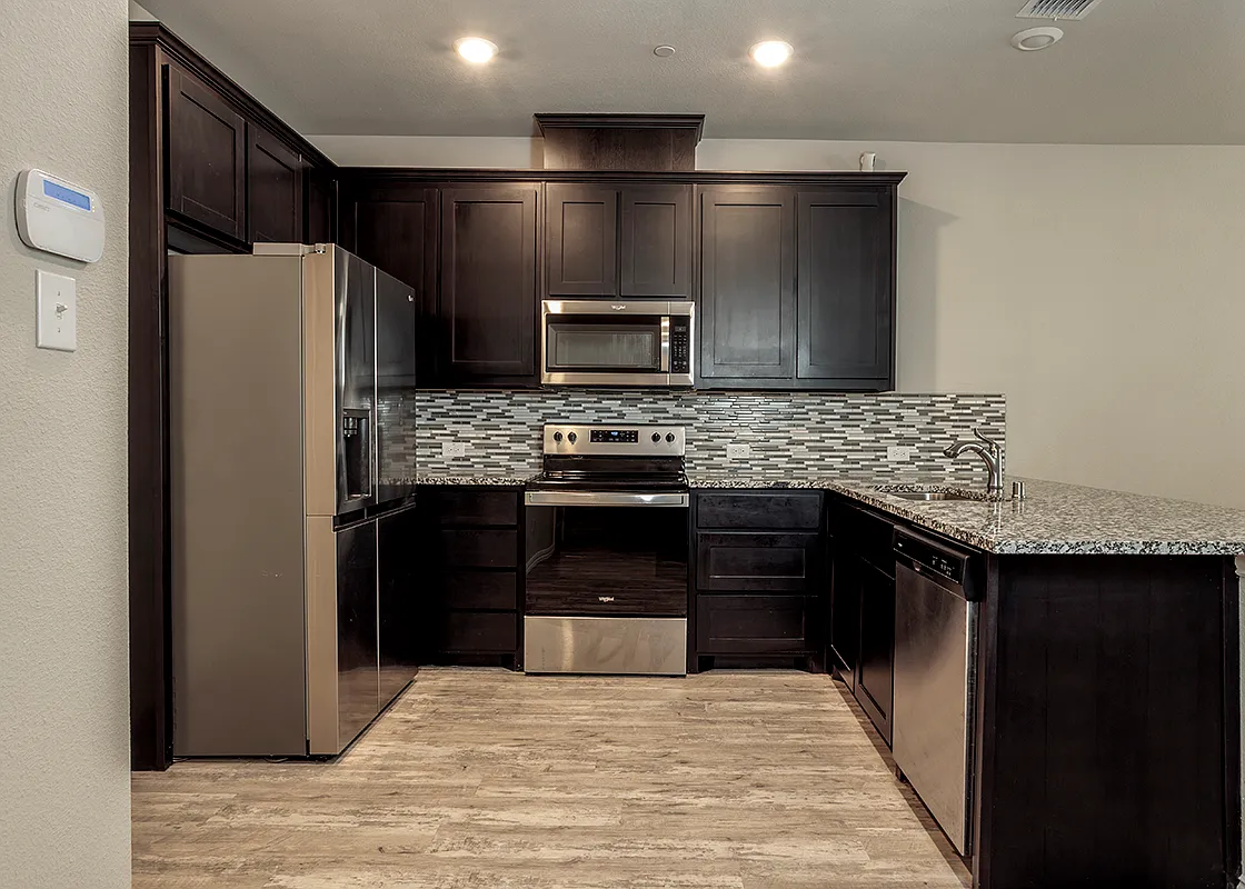 3 bed, 2.5 bath, 1556 sqft, $2,000 — Photo 3