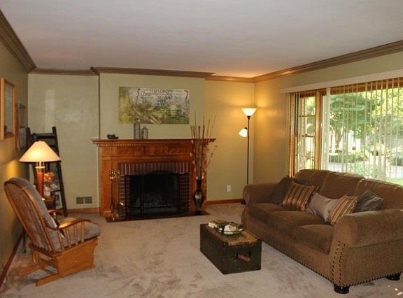 2nd image of 1022 Highview Ave