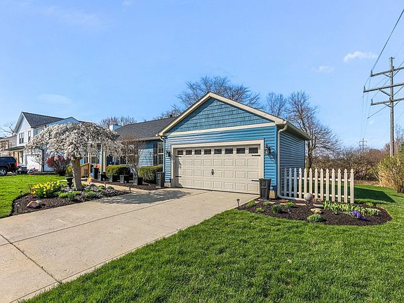 3rd image of 210 Buckboard Ln