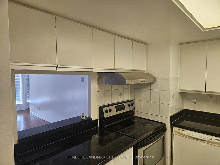 2460 Eglinton Ave E #901 — Photo 13