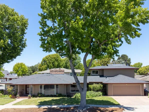 30 Santa Ana Dr, Salinas, CA 93901