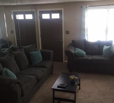 2nd image of 1814 Parker Blvd