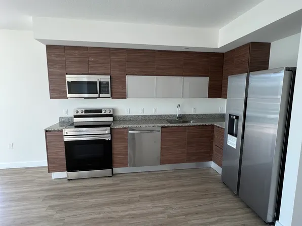 155 NW 10th St #B3, Miami, FL 33136