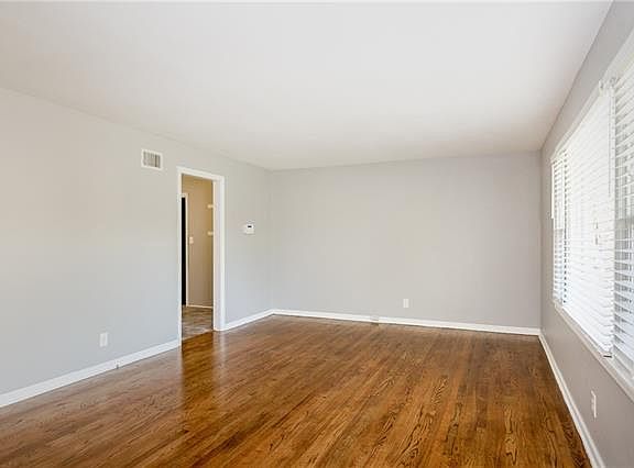 4th image of 507 E 92nd St