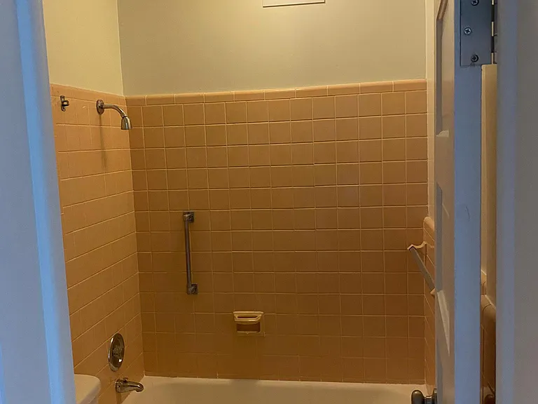 3851 Dewey Ave #4 — Photo 9