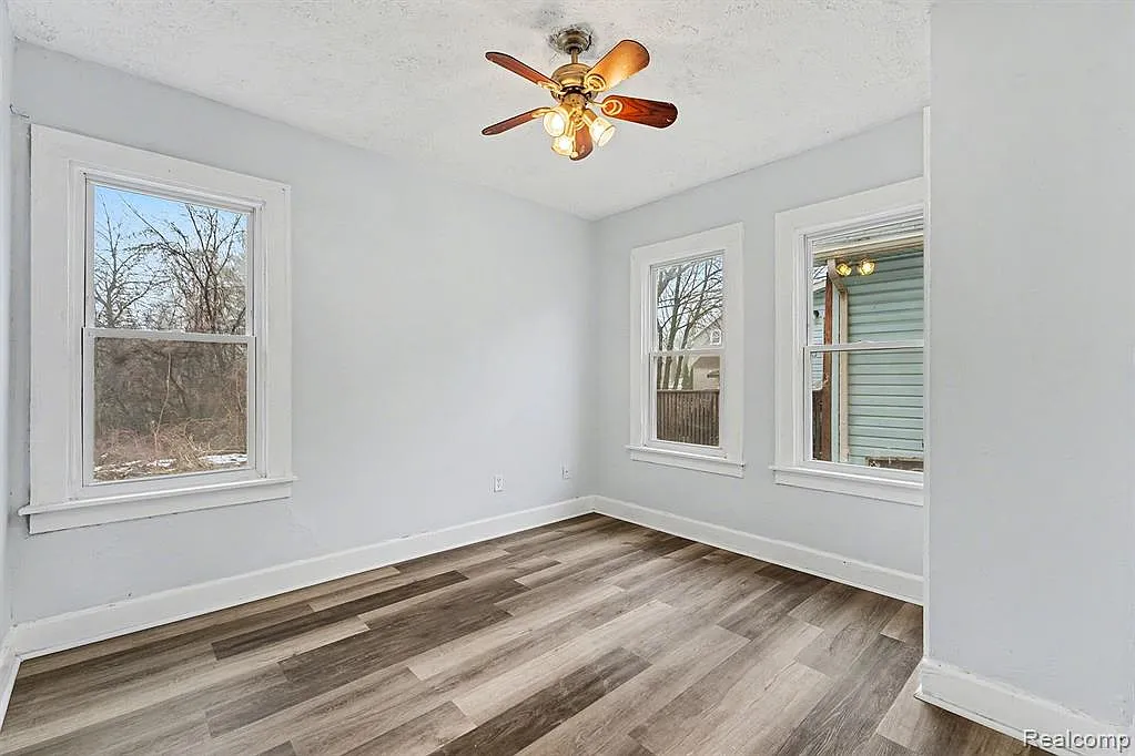 2 bed, 1038 sqft, $1,250 — Photo 4