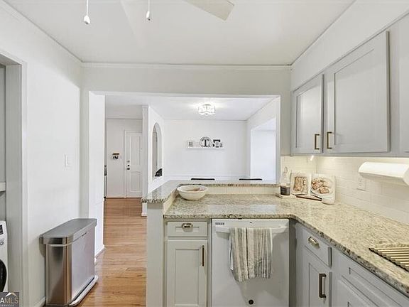 5th image of 133 Woodmere Sq NW