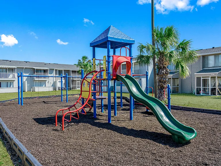 Enclave at Sabal Pointe Apartments — Photo 35