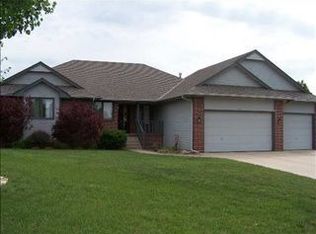 447 Sherman Pl, Newton, KS 67114