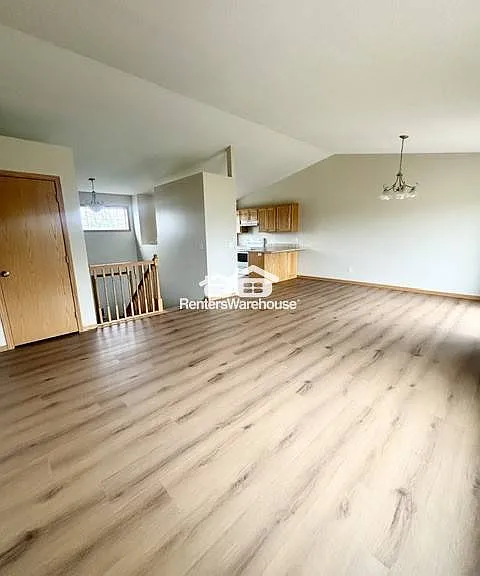 605 7th Ave SW — Photo 2