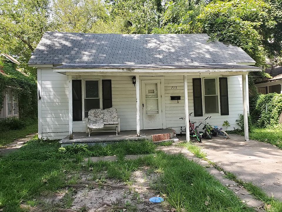 1st image of 715 E 9th St