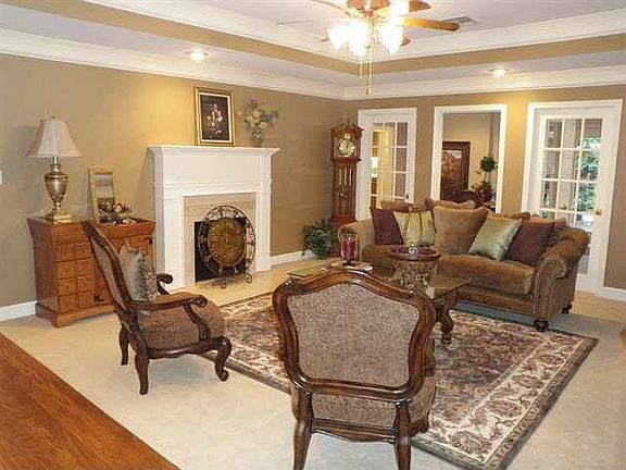 4th image of 35 Knotty Pine Pl