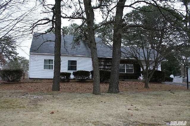 2nd image of 29 Crooked Pine Dr