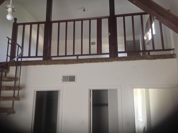 2nd image of 14 Airlie St