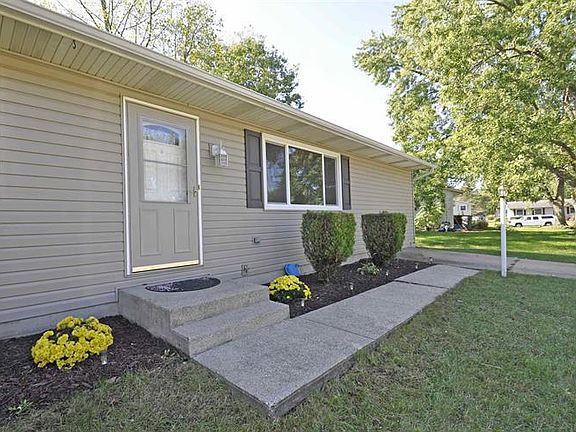 3rd image of 2905 Colonial Dr