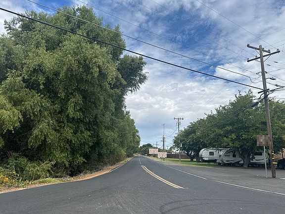 5th image of 3703 Willow Rd