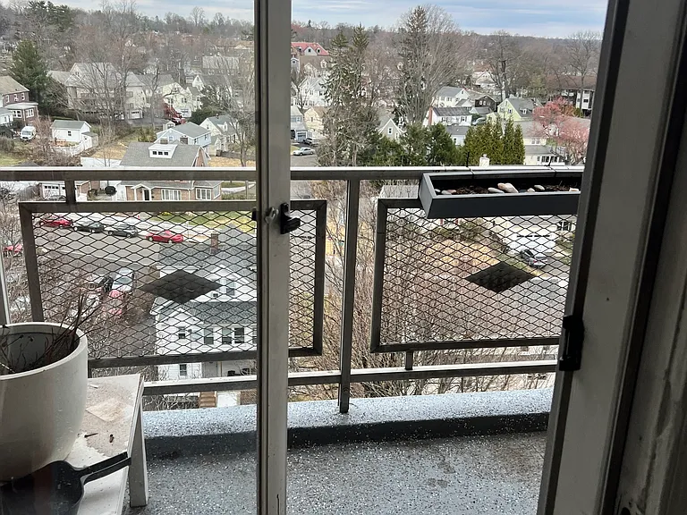 91 Strawberry Hill Ave #929 — Photo 14