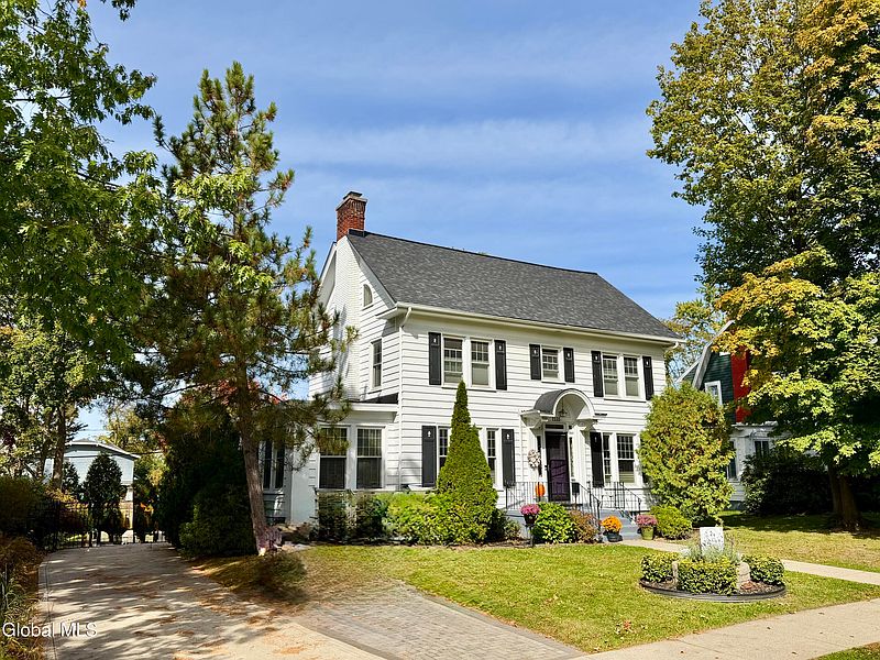 3rd image of 1555 Wendell Avenue