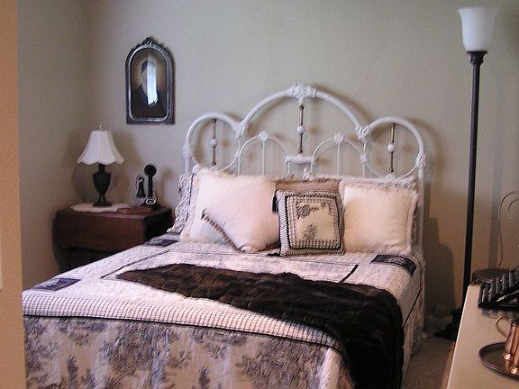 Another bedroom, another skylight