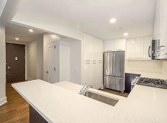 Rented by Contact Realty II Corp | media 3