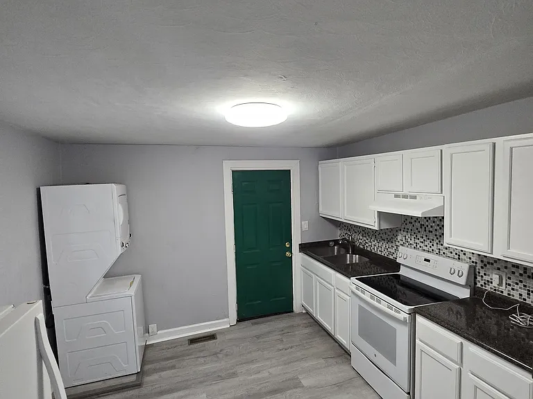 70 Grove St #70 — Photo 3
