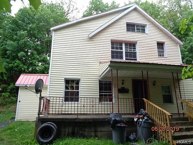 44 Park Ave photo 1
