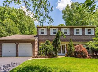 23 Canadian Woods Rd, Marlboro, NJ 07746