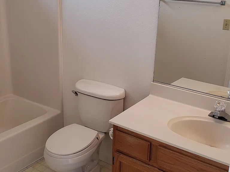 2566 Valerie Ct — Photo 18