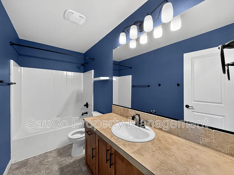 456 SW 203rd Ter — Photo 19
