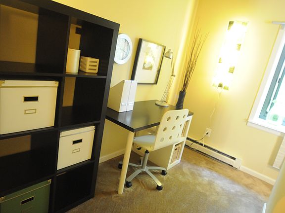 den/ office/ extra space!