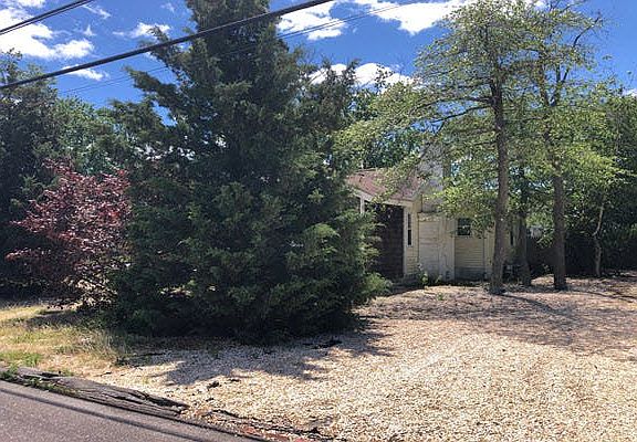 2nd image of 1383 Bay Ave