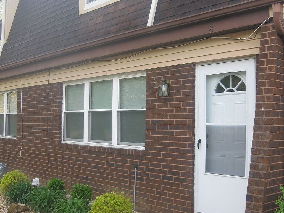 1st image of 8 Dorset Ct