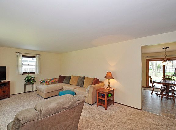 3rd image of 216 College Ave