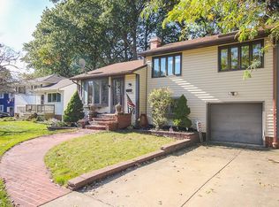 11180 Stoneham Rd, Parma Heights, OH 44130