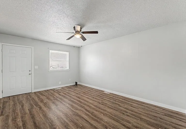1305 W New Hope Rd #A — Photo 6