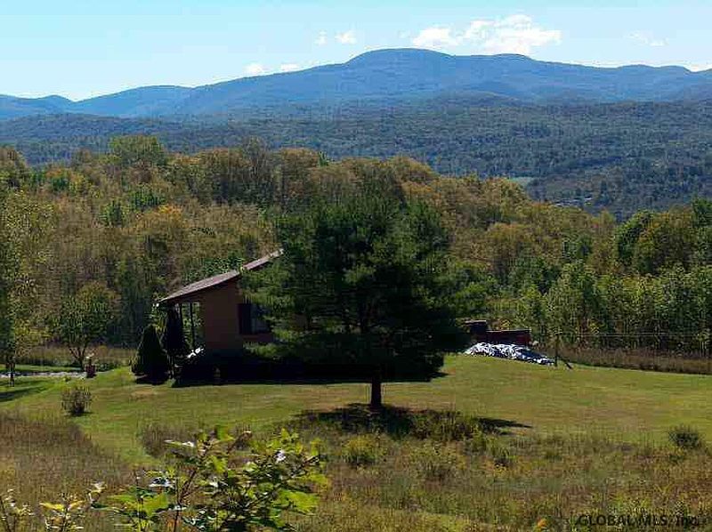 3rd image of 303 S Grimes Hill Road