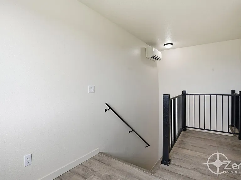 2015 NE North Fork Ave — Photo 22
